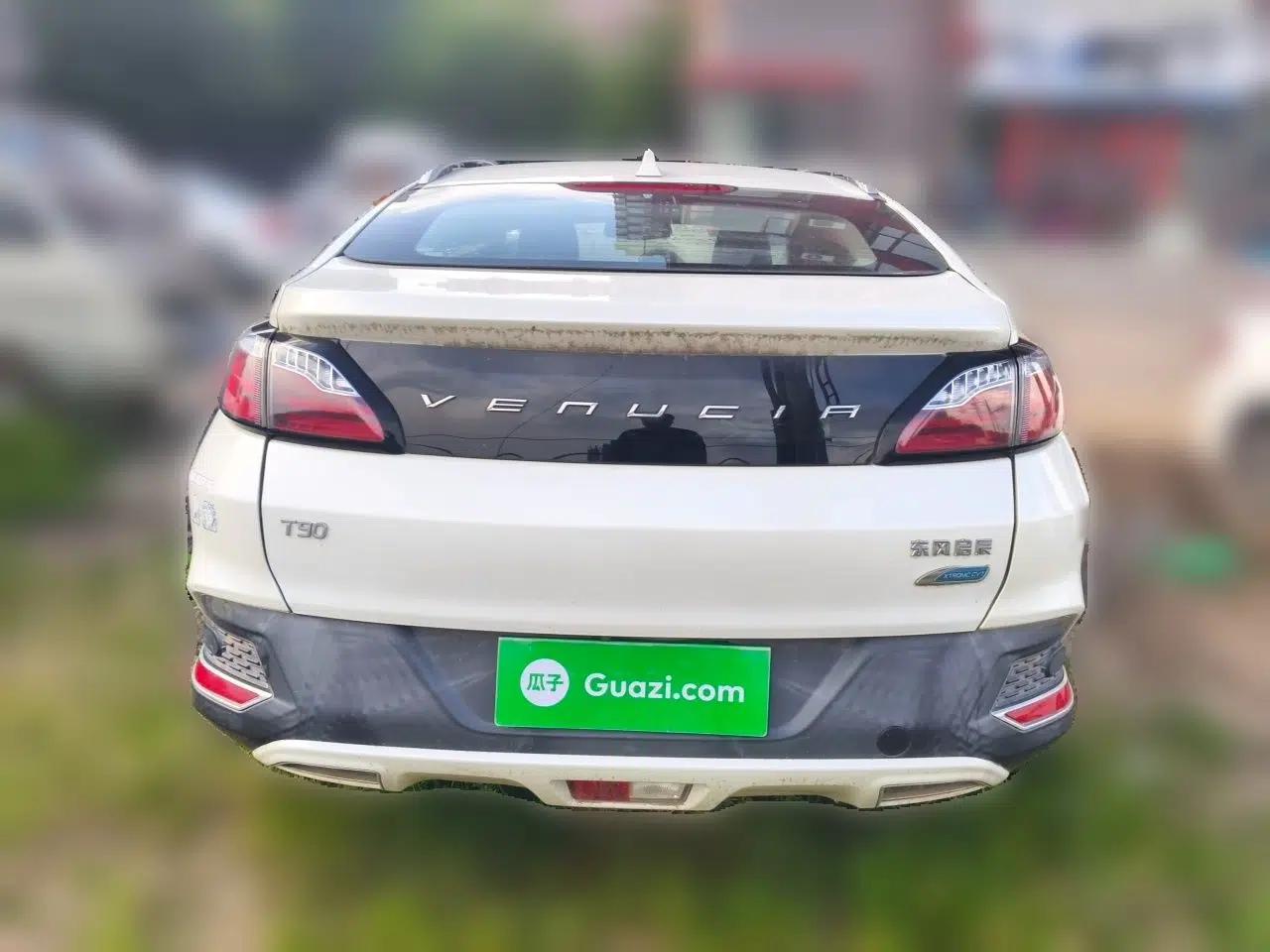 Venucia T90 2018 2.0L CVT Smart Connect Luxury Edition China V Standard — миниатюра 5