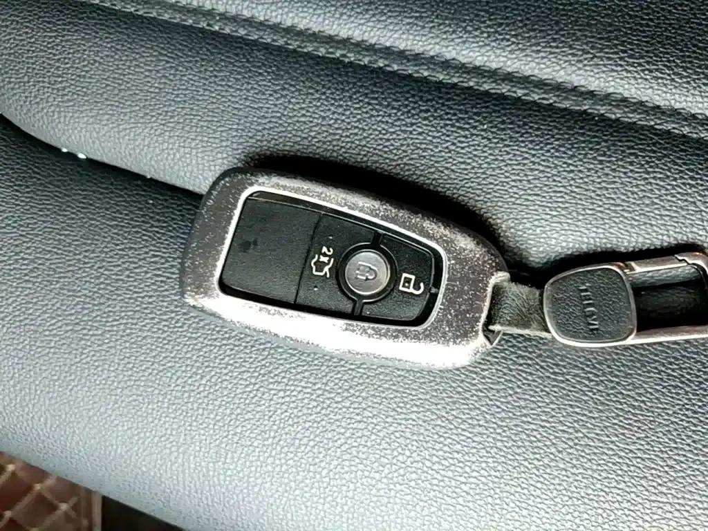 Mondeo PHEV 2018 2.0 PHEV Intelligent Control Fashion Model (National VI Emission Standard) — миниатюра 9