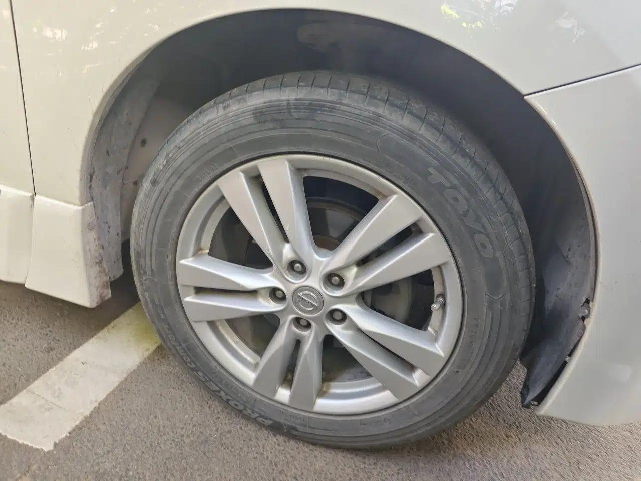 Nissan Quest 2013 3.5L SL — миниатюра 8