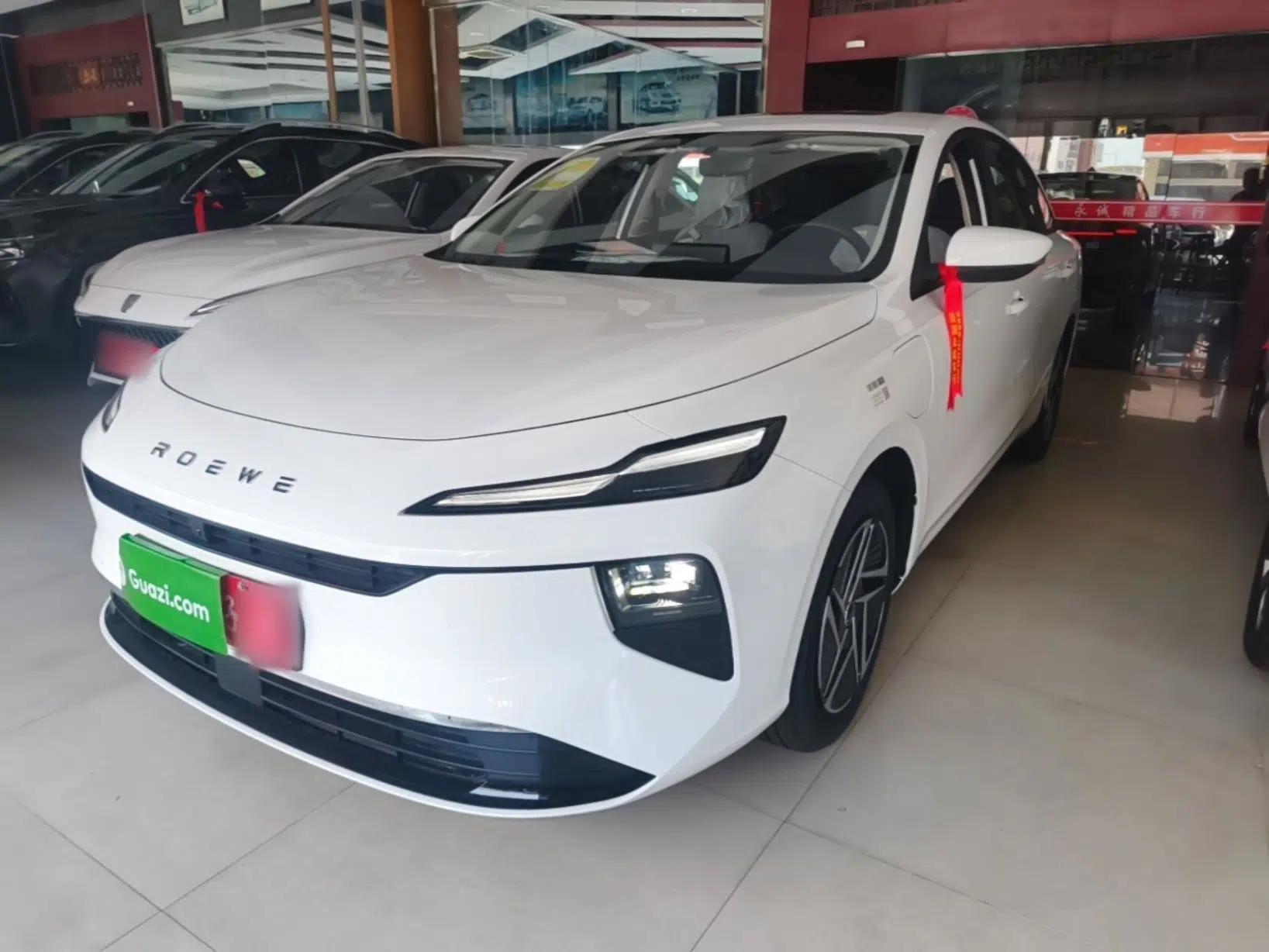 Roewe D6 2025 450 km Premium Edition — миниатюра 1