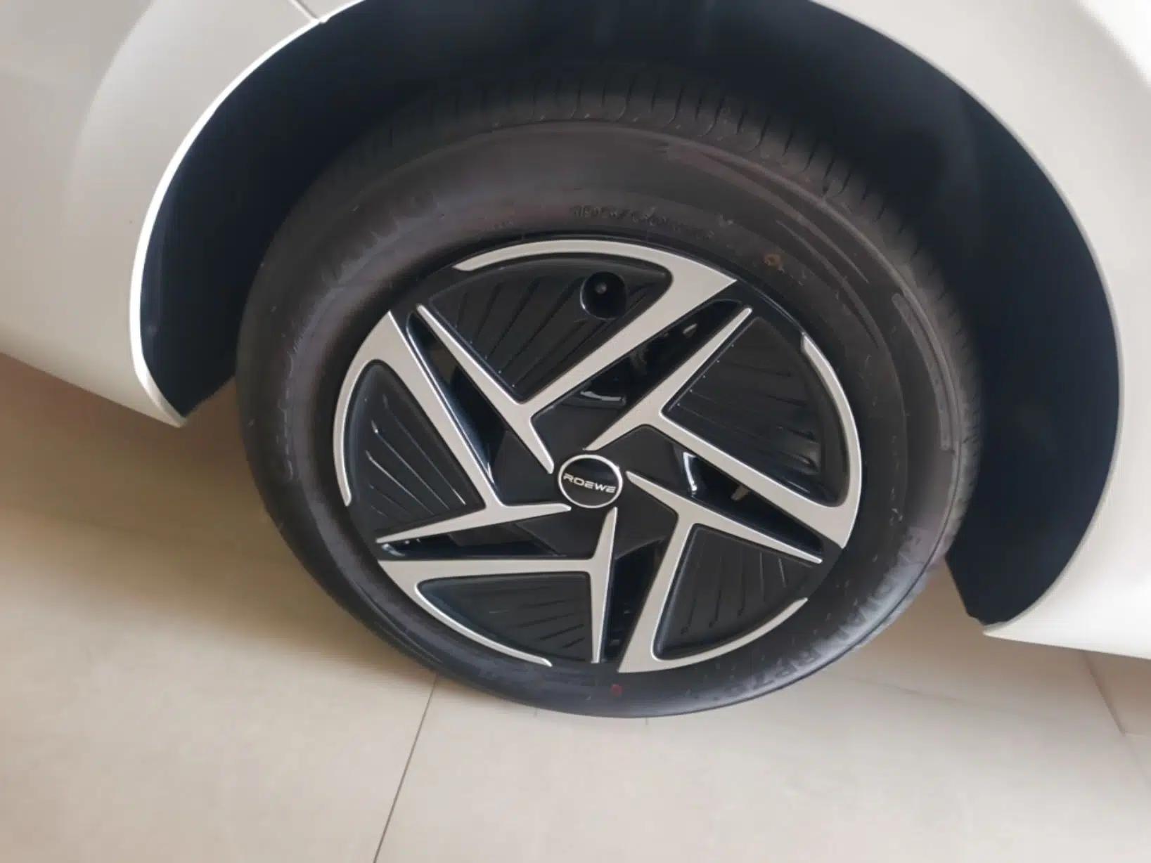 Roewe D6 2025 450 km Premium Edition — миниатюра 16