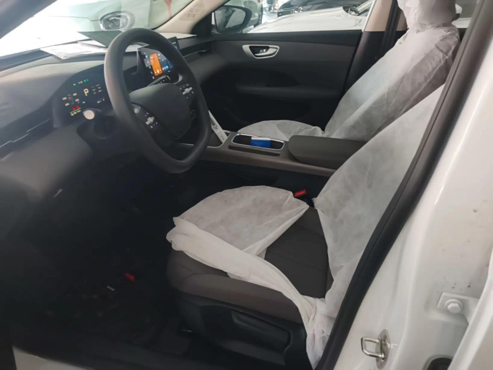 Roewe D6 2025 450 km Premium Edition — миниатюра 22
