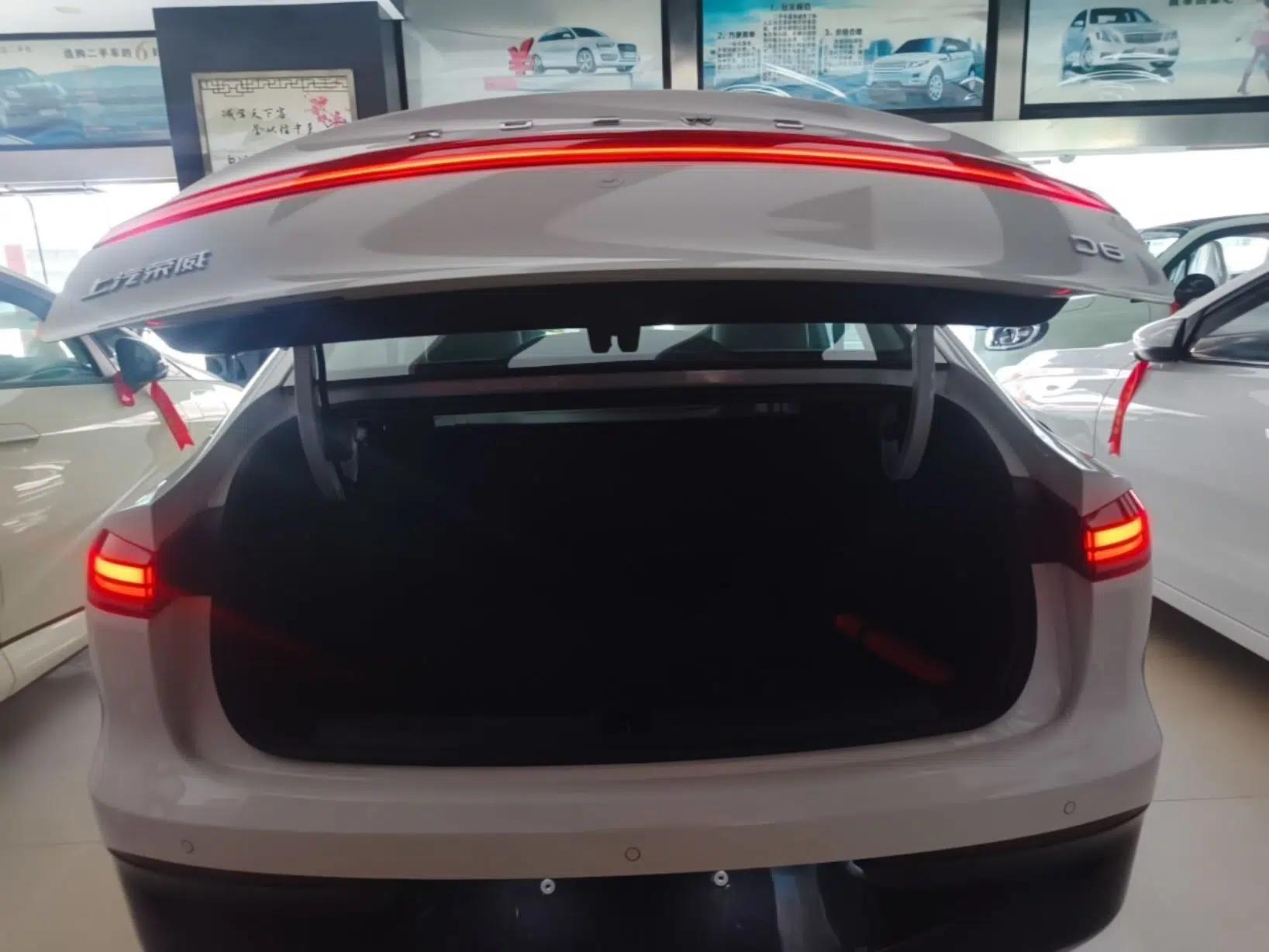 Roewe D6 2025 450 km Premium Edition — миниатюра 27