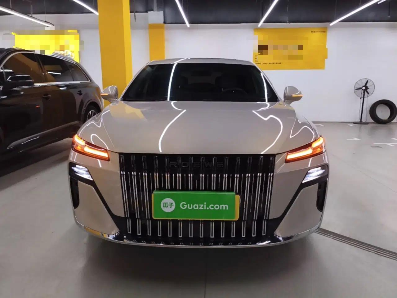 Roewe M7 DMH 2025 Model 160km Enjoyment Version — миниатюра 2