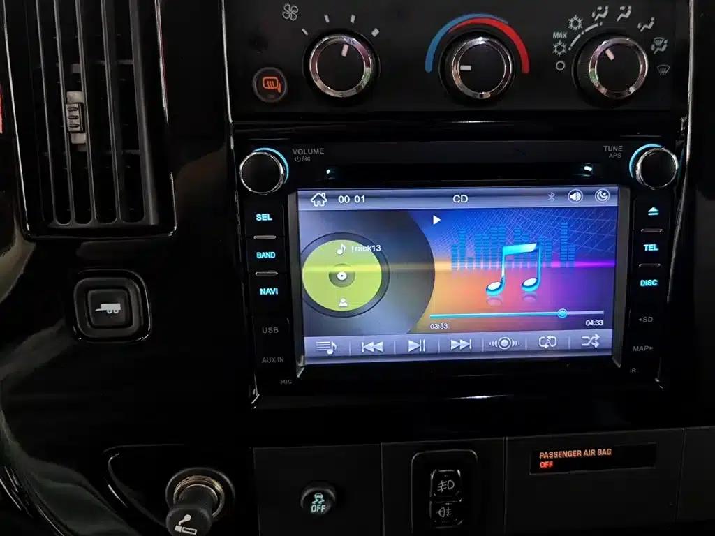 2014 SAVANA 5.3L AWD Leader Edition — миниатюра 23