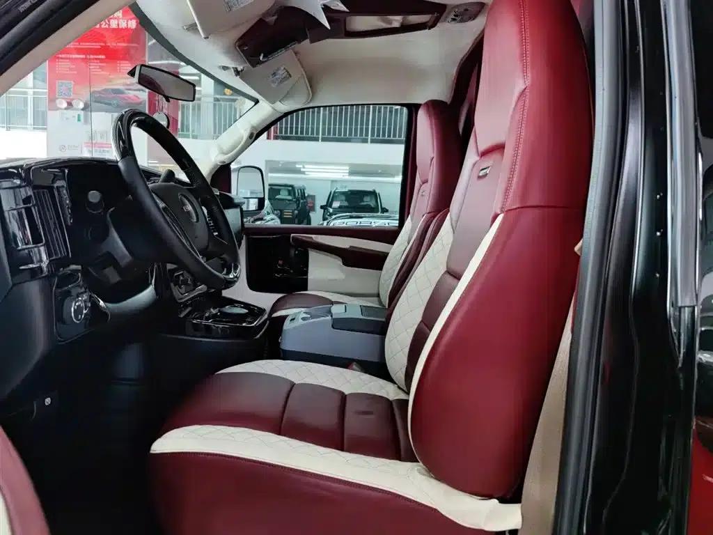 2014 SAVANA 5.3L AWD Leader Edition — миниатюра 6