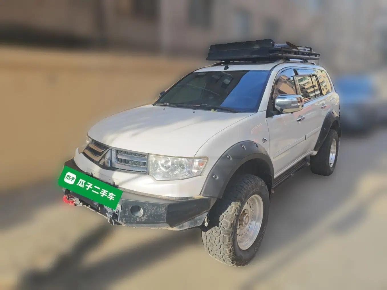 Mitsubishi Pajero Sport 2013 3.0L Automatic 4x4 Flagship Edition — миниатюра 1