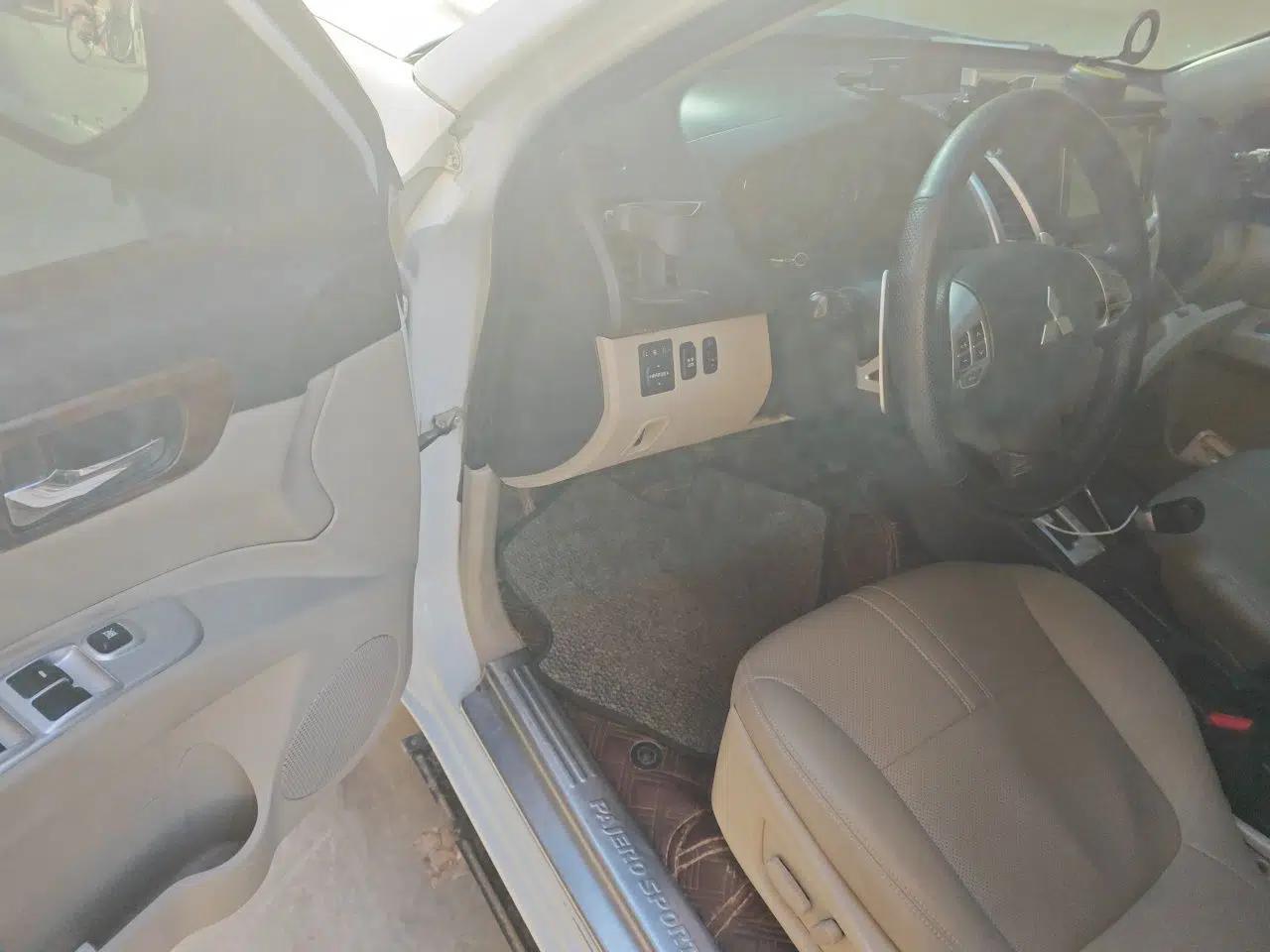 Mitsubishi Pajero Sport 2013 3.0L Automatic 4x4 Flagship Edition — миниатюра 16