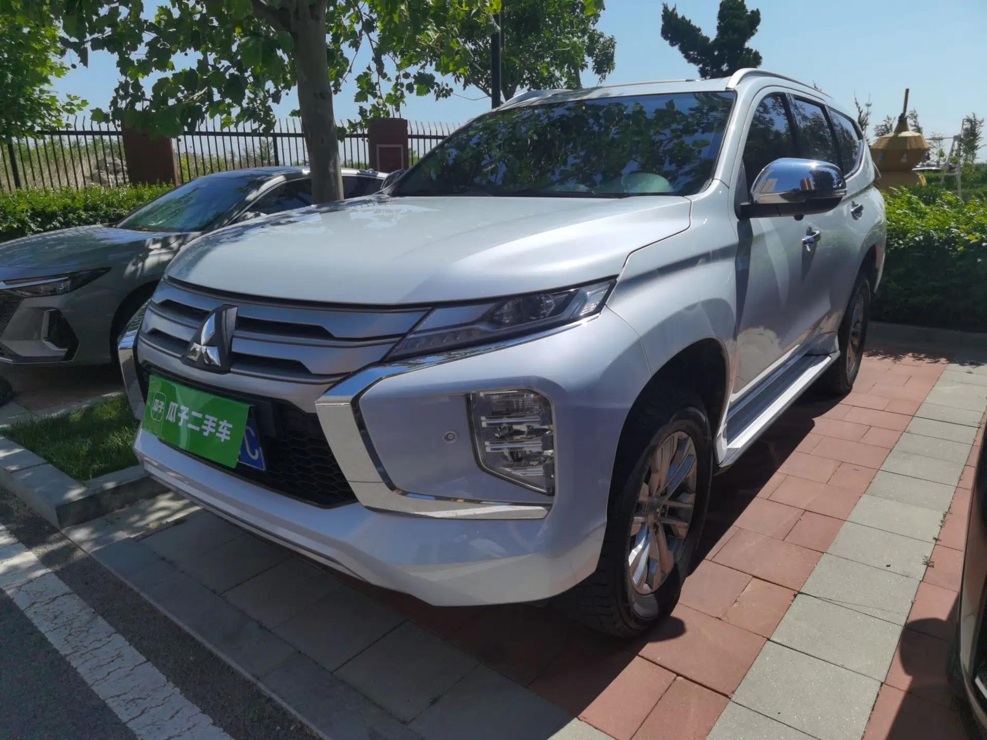 Mitsubishi Pajero Sport — миниатюра 1