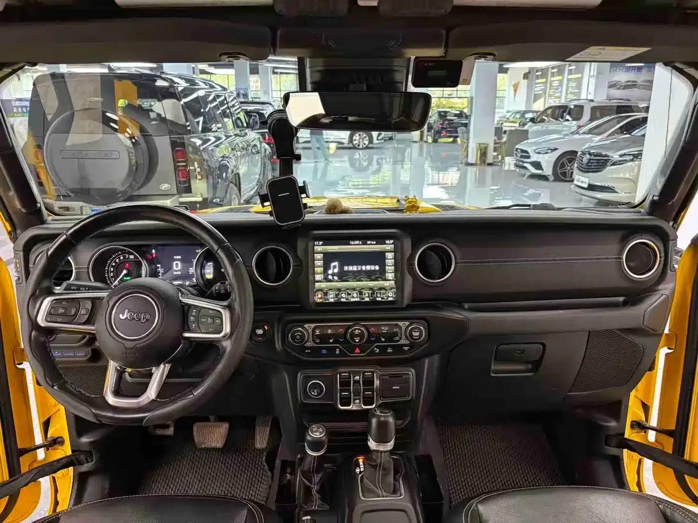 Jeep Wrangler New Energy 2021 Model 4-Door 2.0T 4xe Sahara — миниатюра 8
