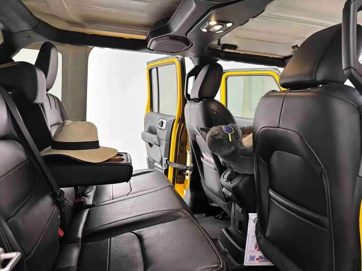 Jeep Wrangler New Energy 2021 Model 4-Door 2.0T 4xe Sahara — миниатюра 9
