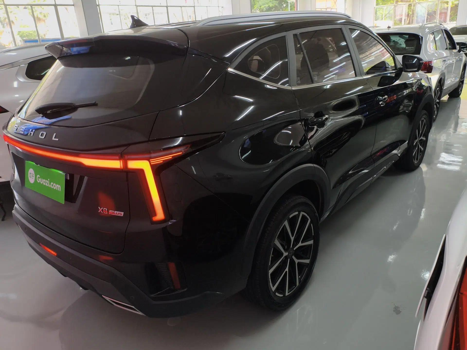 SOL X8 PLUS 2023 1.5 TGDI DCT Smart Edition 7-Seater — миниатюра 6