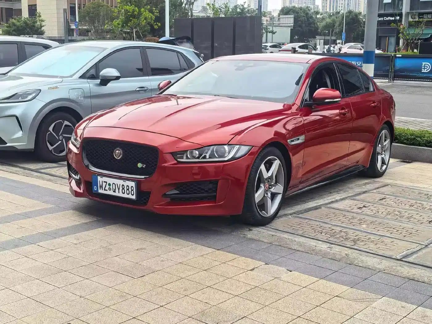 Jaguar XE 2015 2.0T 200PS R-Sport — миниатюра 1