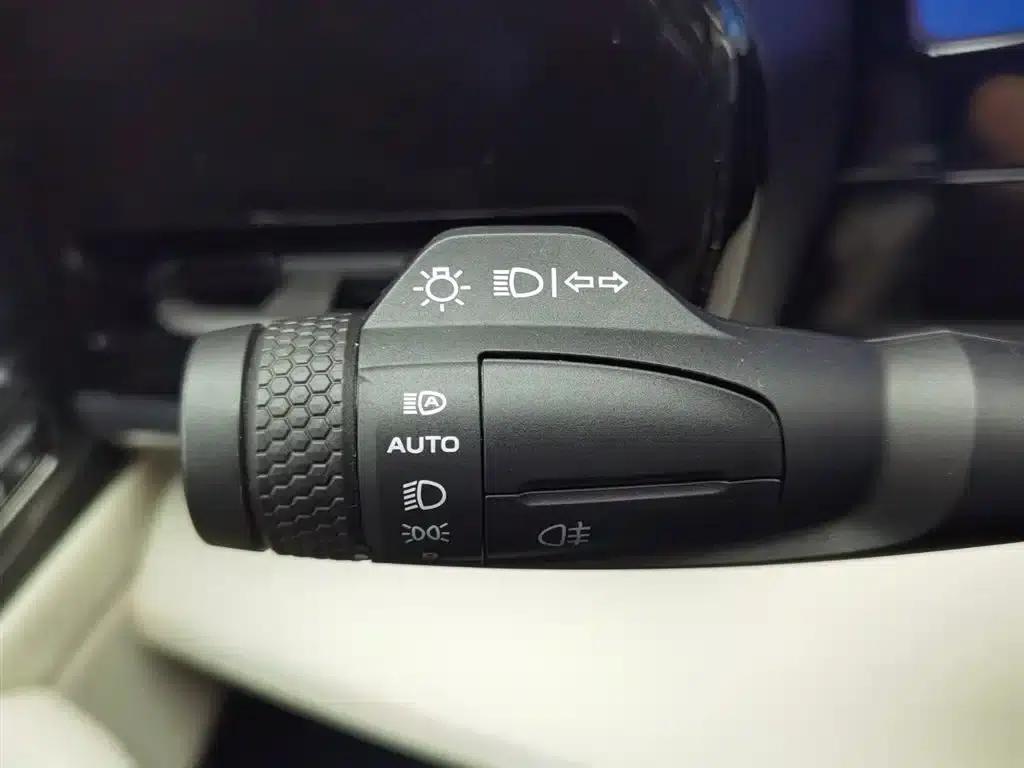 Geely Xingyue L 2021 2.0TD DCT EVO 2WD Smart Supreme Edition — миниатюра 21
