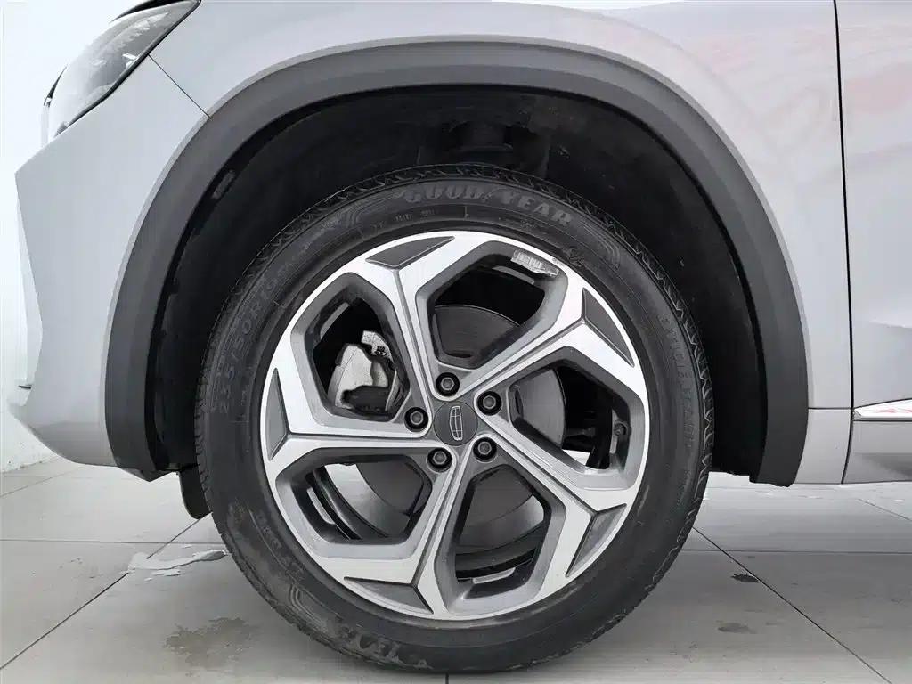 Geely Xingyue L 2024 2.0TD High-Power Automatic Two-Wheel Drive Cloud Edition — миниатюра 17