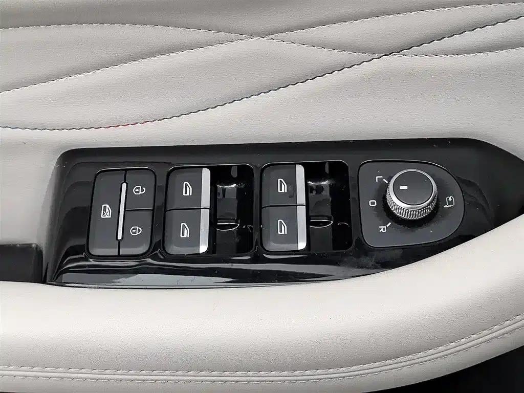 Geely Xingyue L 2024 2.0TD High-Power Automatic Two-Wheel Drive Cloud Edition — миниатюра 9
