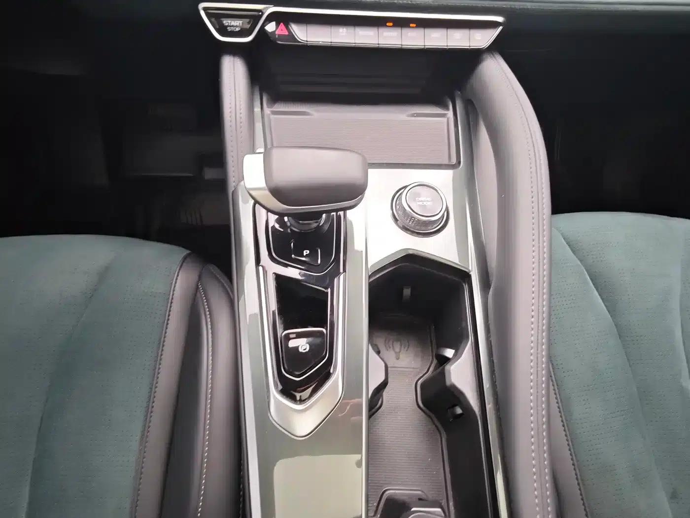 Geely Xingyue L 2021 2.0TD High-Power Automatic Four-Wheel Drive Flagship Edition — миниатюра 8