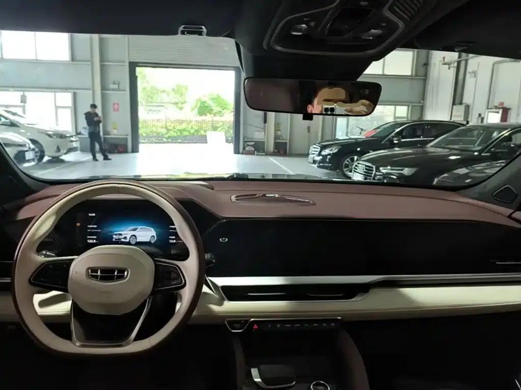 Geely Xingyue L 2024 2.0TD High-Power Automatic Two-Wheel Drive Cloud Edition — миниатюра 10