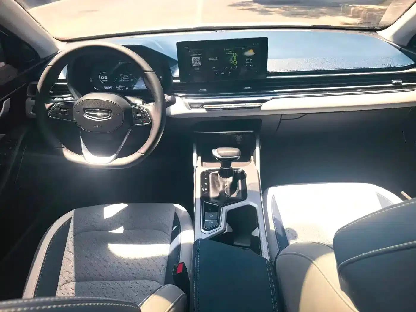 Geely Emgrand 2022 4th Generation 1.5L CVT Premium — миниатюра 4