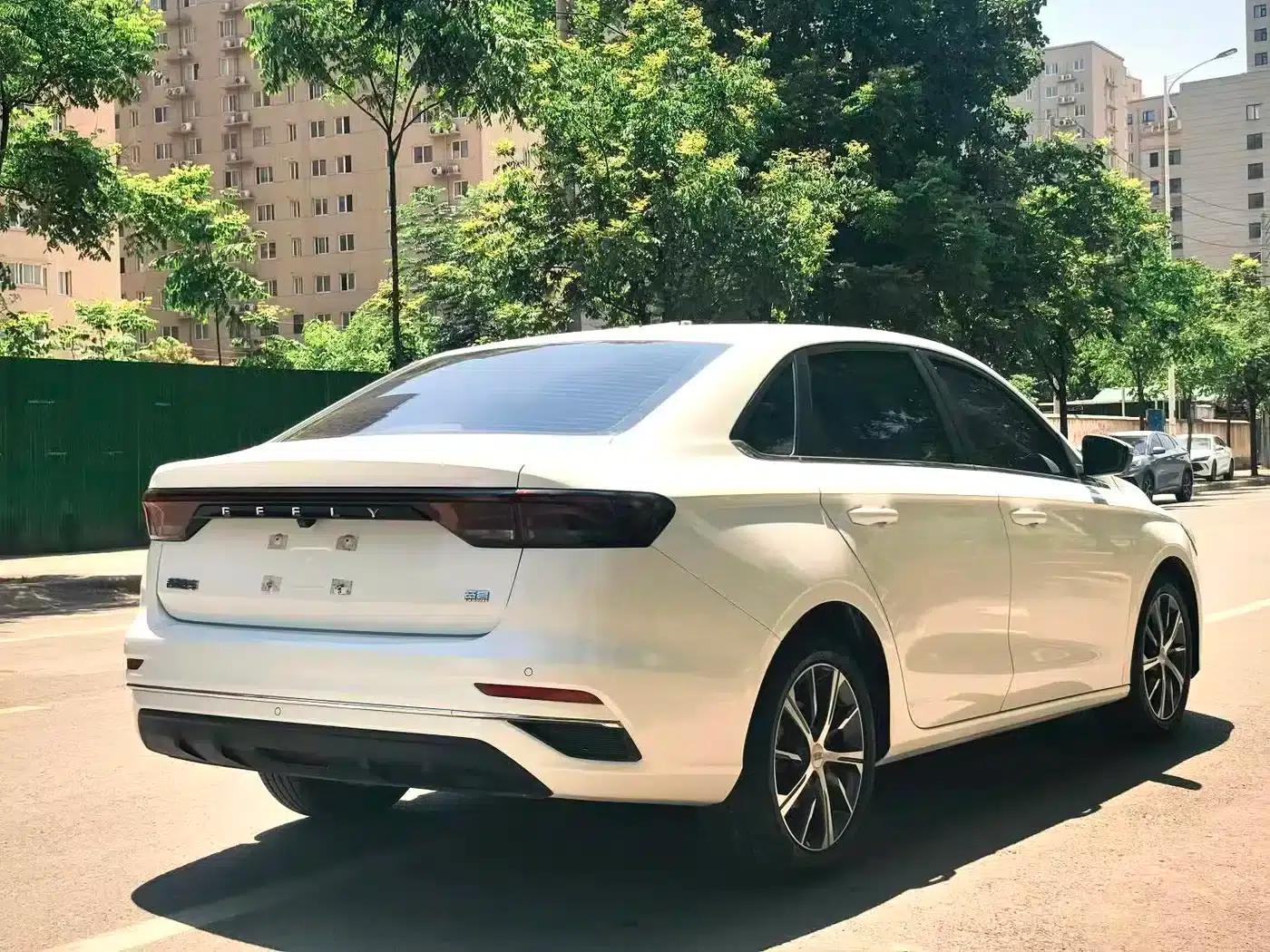 Geely Emgrand 2022 4th Generation 1.5L CVT Premium — миниатюра 9