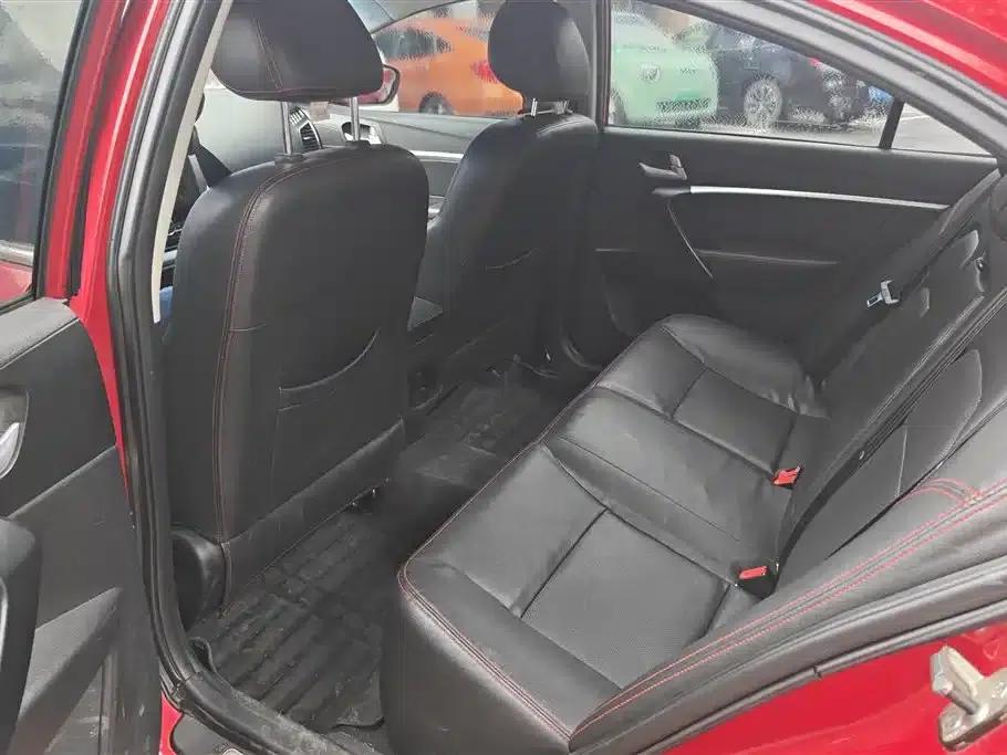 Geely Emgrand 2015 Sedan 1.5L CVT Upward Edition — миниатюра 11