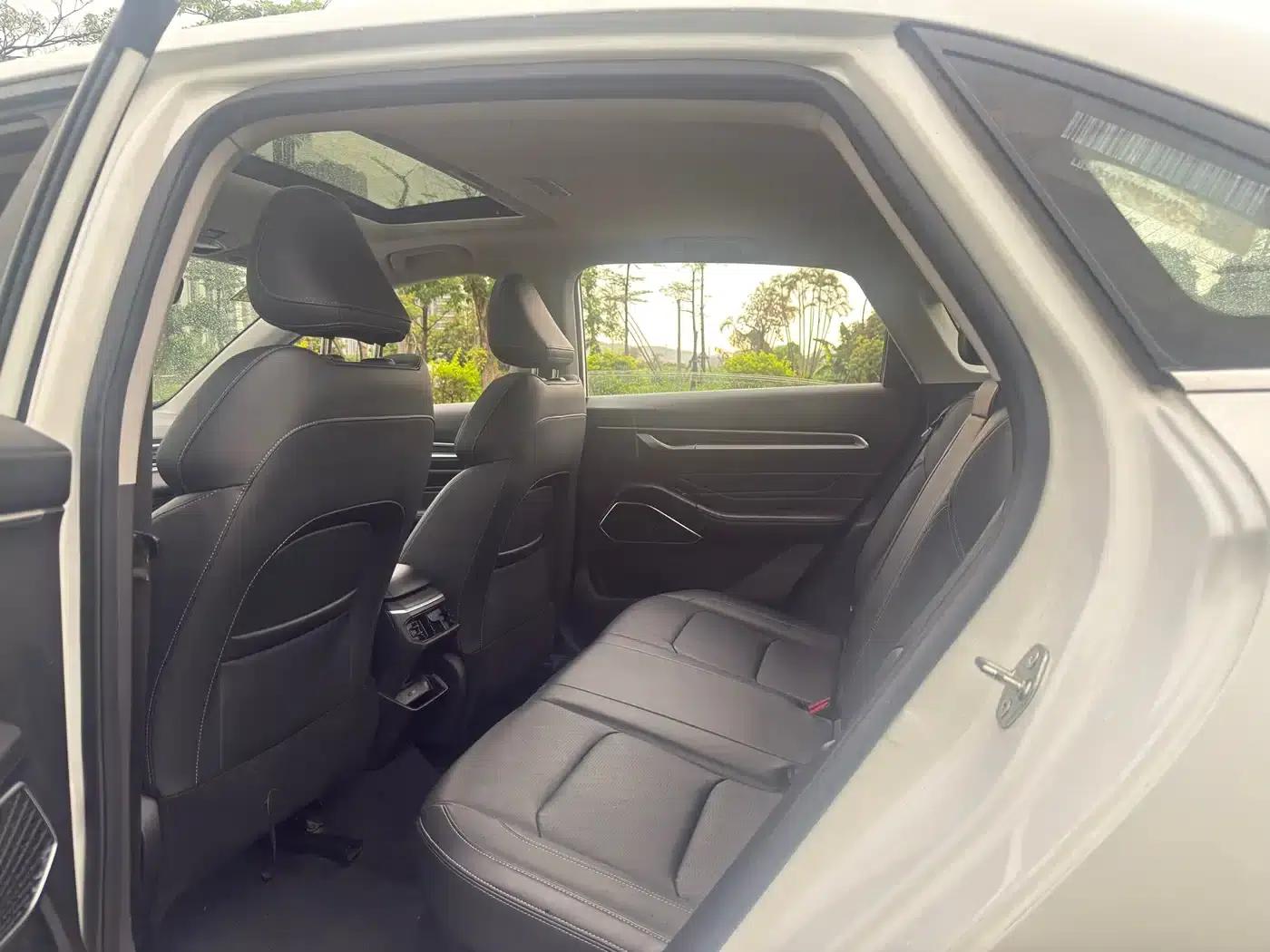 Geely Emgrand 2022 4th Generation 1.5L CVT Premium — миниатюра 7