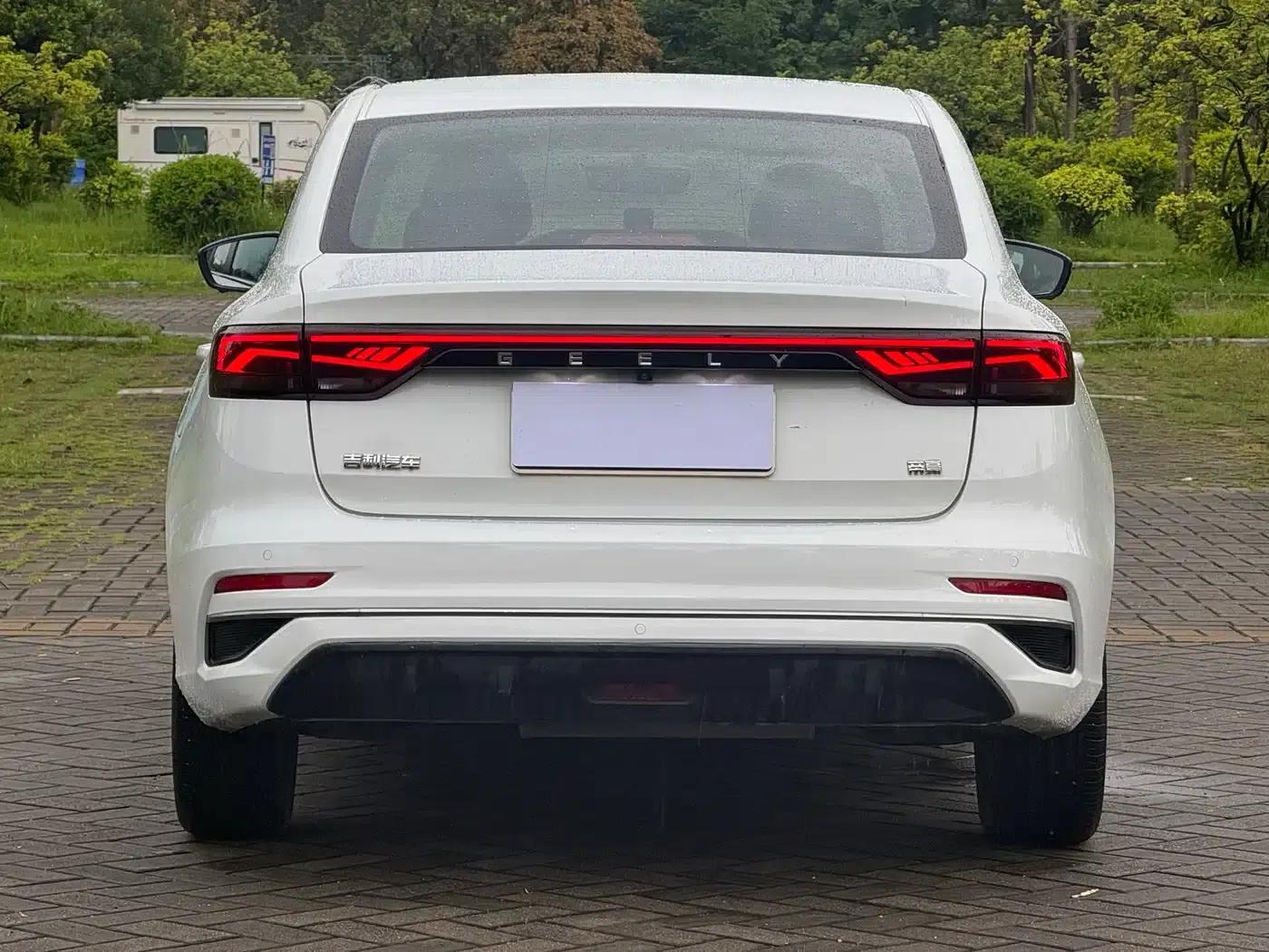 Geely Emgrand 2022 4th Generation 1.5L CVT Premium — миниатюра 9