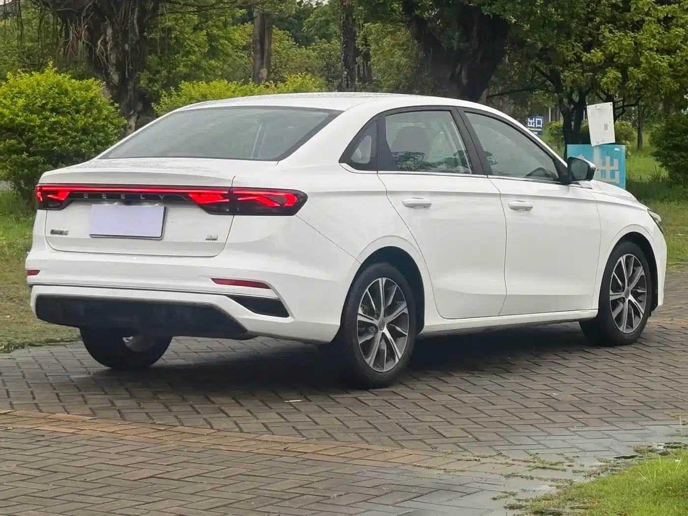 Geely Emgrand 2022 4th Generation 1.5L CVT Premium — миниатюра 10
