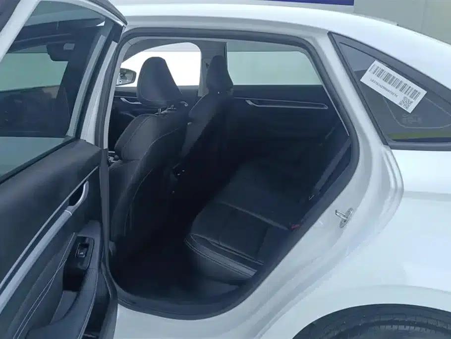 Geely Emgrand 2025 4th Generation 1.5L CVT Dragon Edition — миниатюра 11