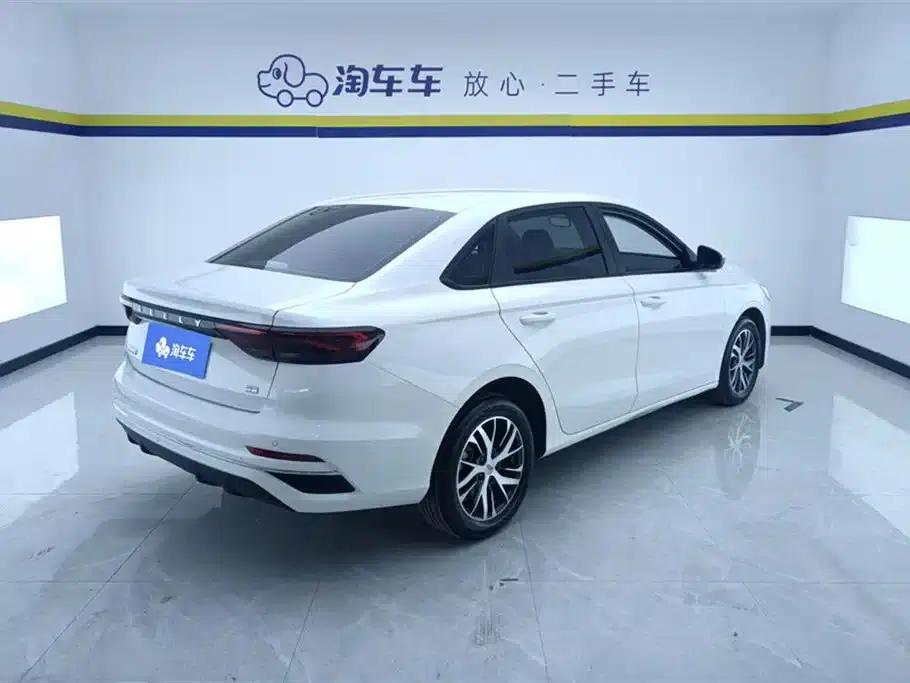 Geely Emgrand 2025 4th Generation 1.5L CVT Dragon Edition — миниатюра 3