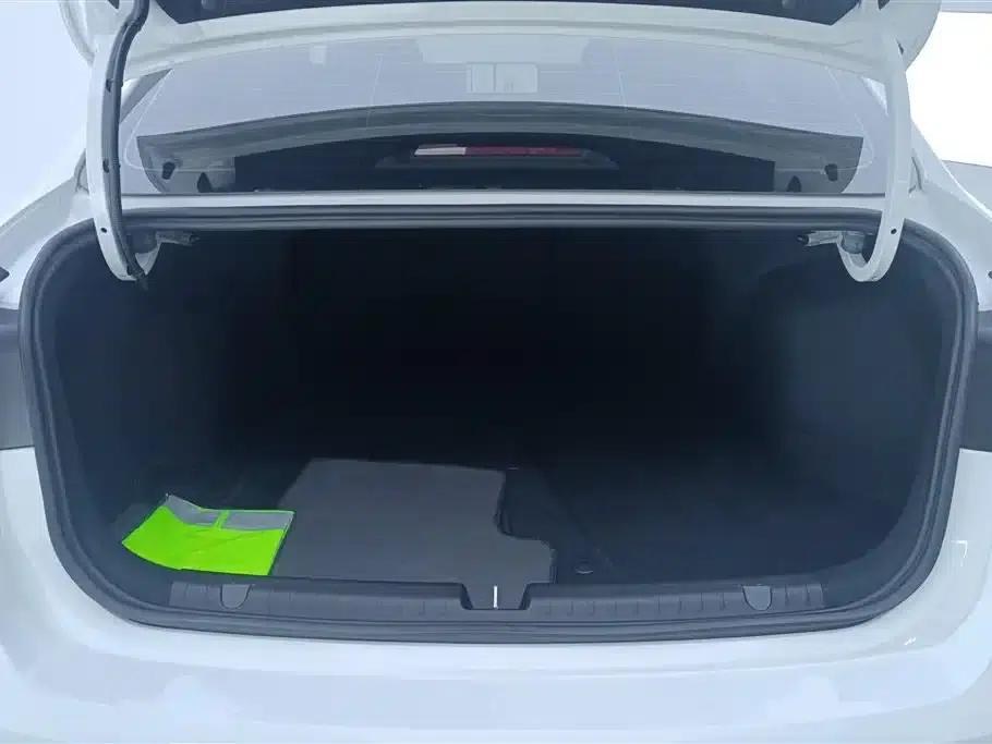 Geely Emgrand 2025 4th Generation 1.5L CVT Dragon Edition — миниатюра 4