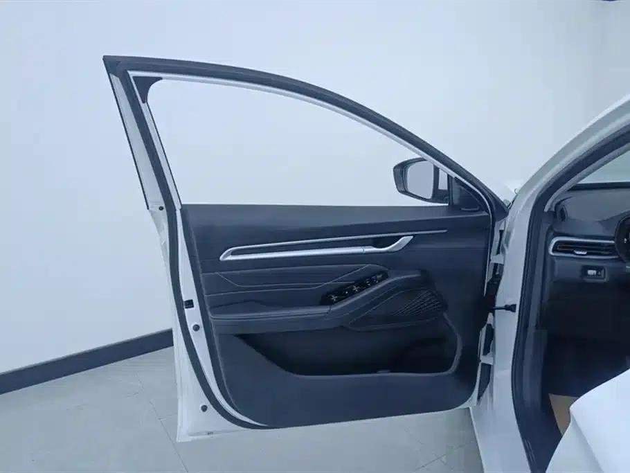 Geely Emgrand 2025 4th Generation 1.5L CVT Dragon Edition — миниатюра 7