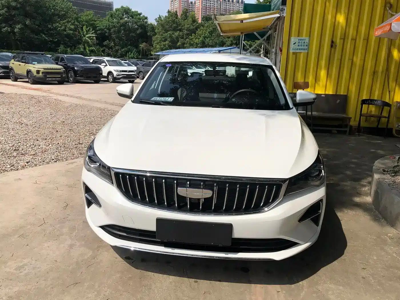 Geely Emgrand 2025 1.5L Manual Star Edition — миниатюра 2