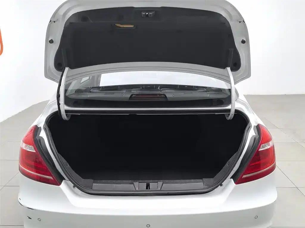 Geely Emgrand 2016 Sedan 1.5L Manual Upgrade Version — миниатюра 16
