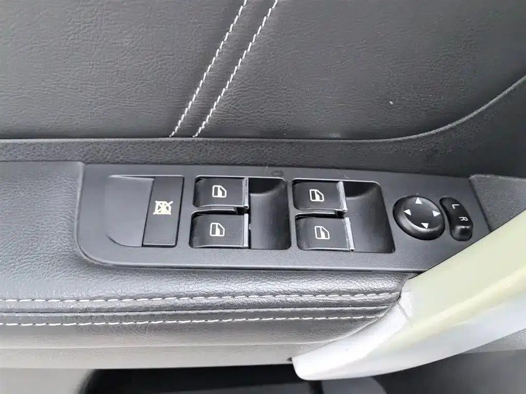 Geely Emgrand 2016 Sedan 1.5L Manual Upgrade Version — миниатюра 9