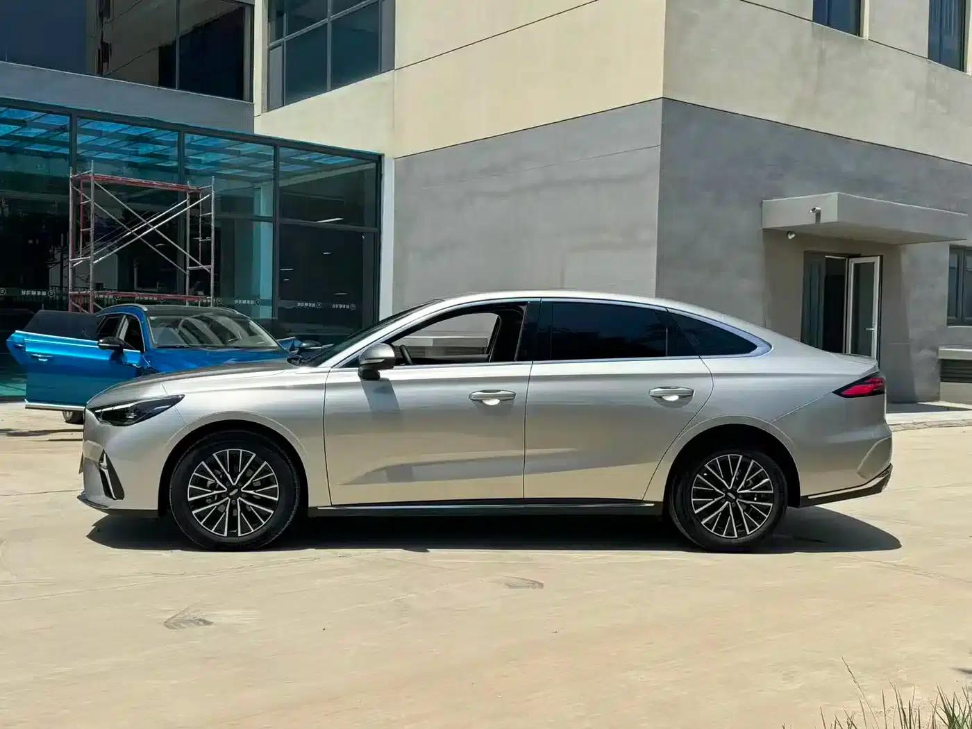 Geely Emgrand 2026 5th Generation 1.5L CVT Luxury — миниатюра 3