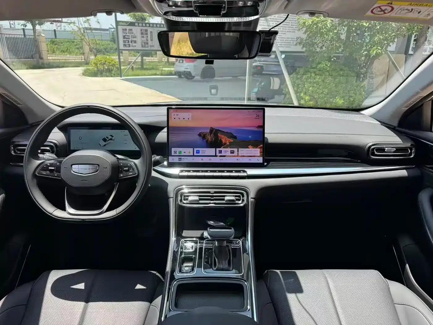 Geely Emgrand 2026 5th Generation 1.5L CVT Luxury — миниатюра 4