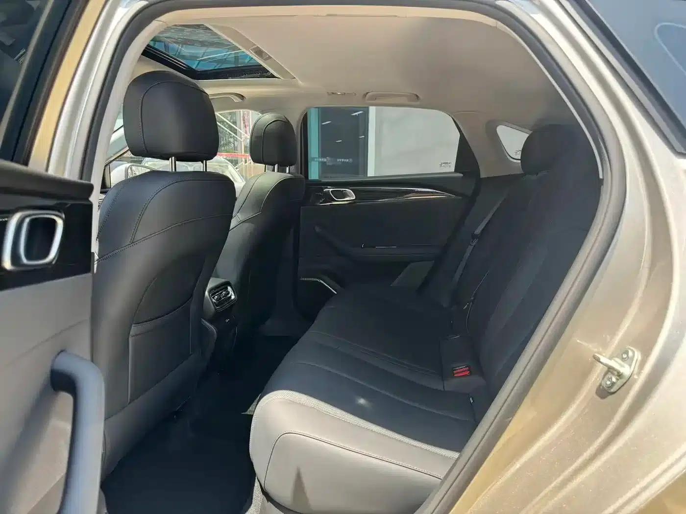 Geely Emgrand 2026 5th Generation 1.5L CVT Luxury — миниатюра 6