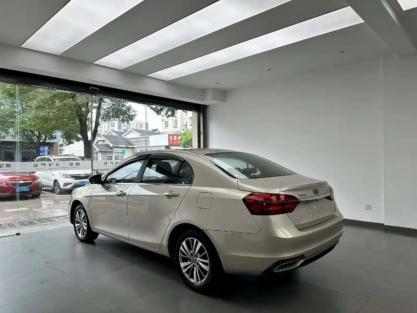 Geely Emgrand 2018 1.5L Manual Upward Connected Edition — миниатюра 7