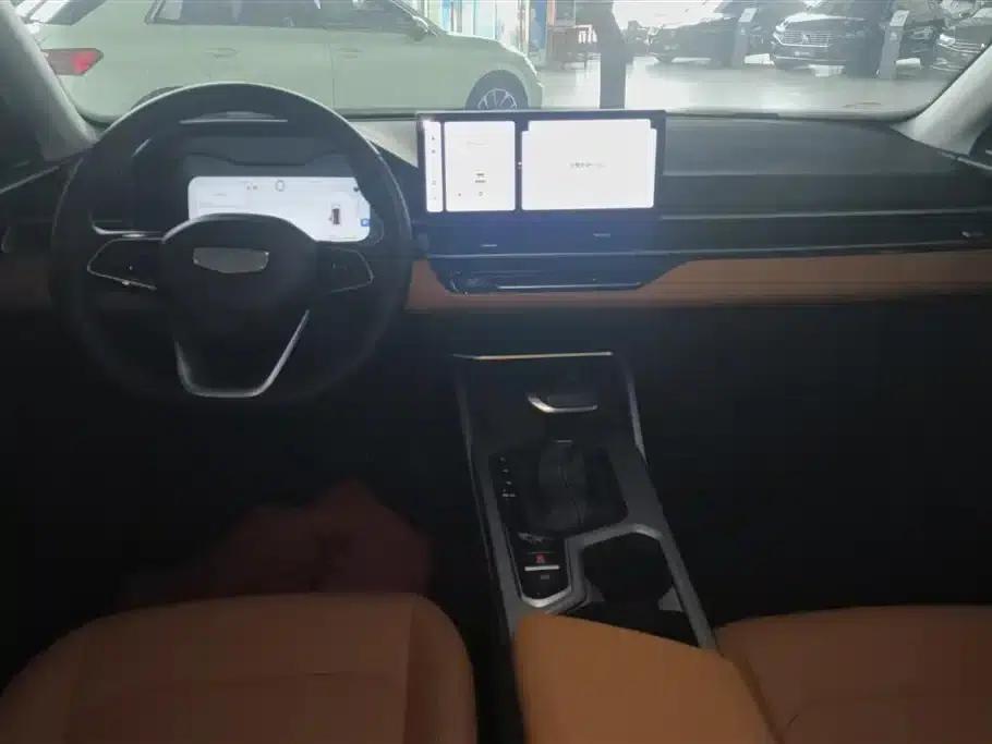 Geely Emgrand 2025 4th Generation 1.5L CVT Flagship Edition — миниатюра 12