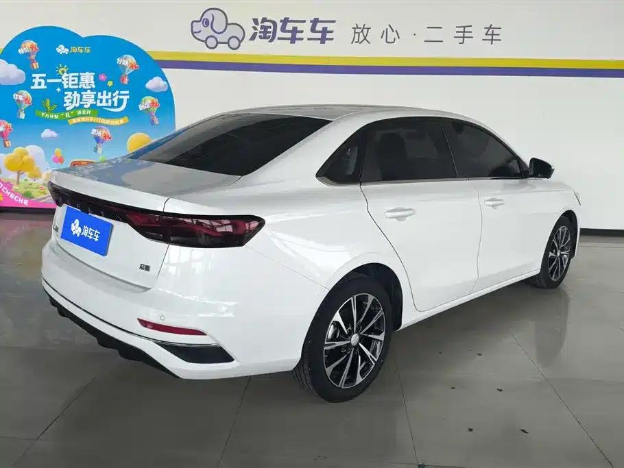 Geely Emgrand 2025 4th Generation 1.5L CVT Flagship Edition — миниатюра 3