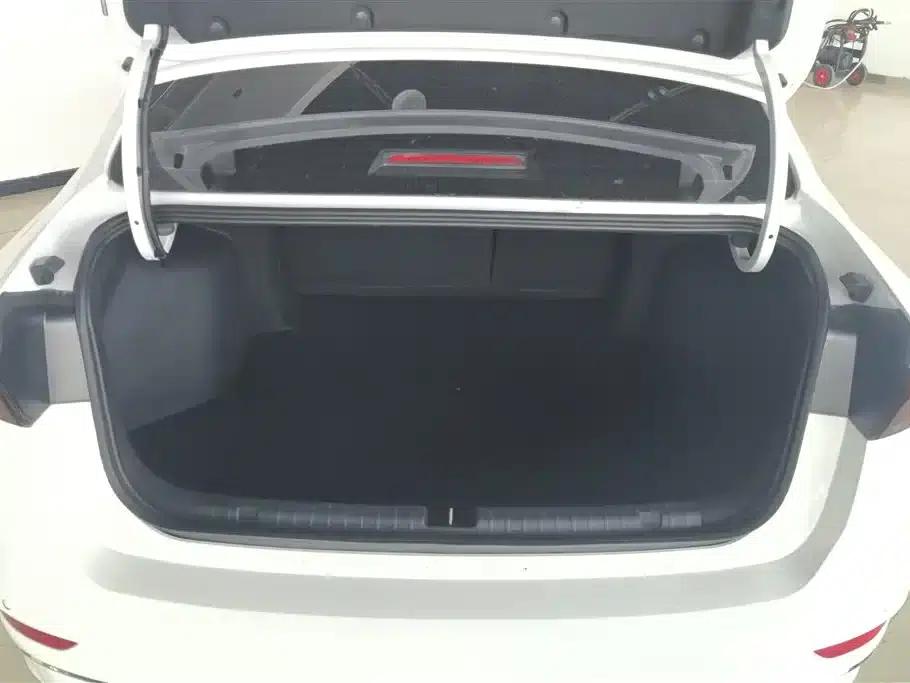 Geely Emgrand 2025 4th Generation 1.5L CVT Flagship Edition — миниатюра 4