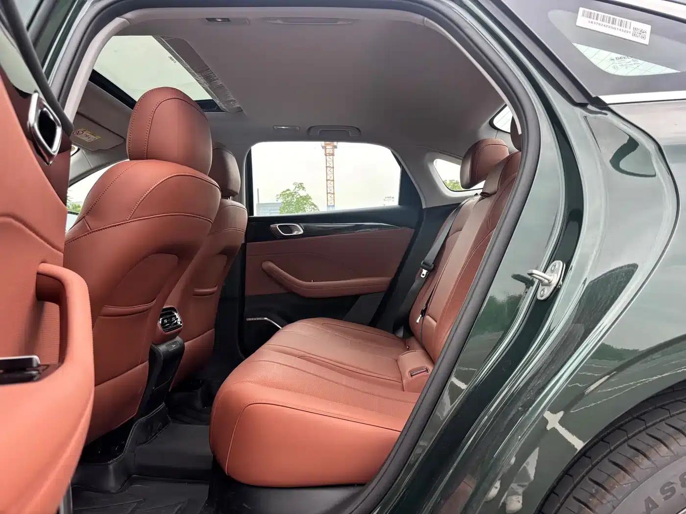 Geely Emgrand 2026 5th Generation 1.5T DCT Flagship Edition — миниатюра 5