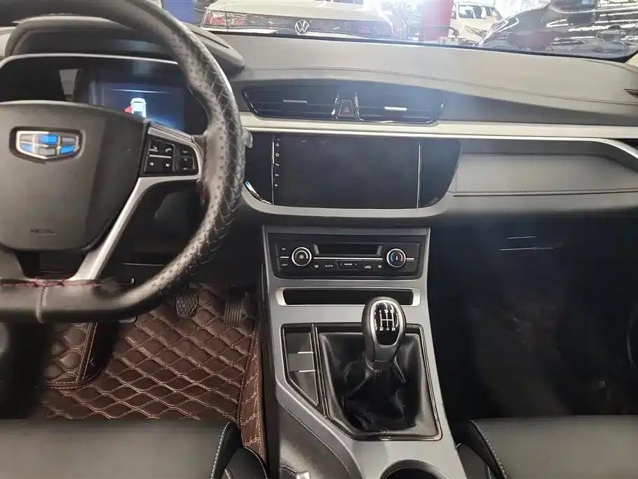 Geely Emgrand 2018 1.5L Manual Upward Connected Edition — миниатюра 13
