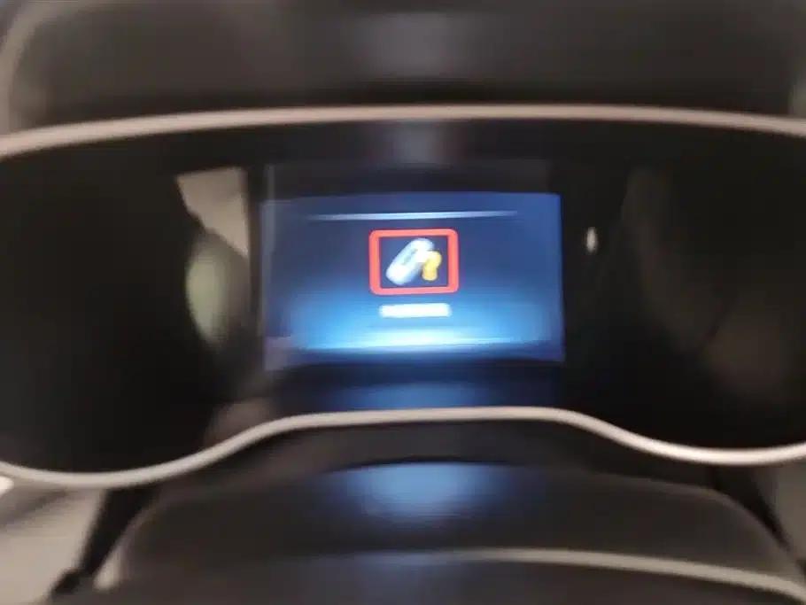 Geely Emgrand 2018 1.5L Manual Upward Connected Edition — миниатюра 14