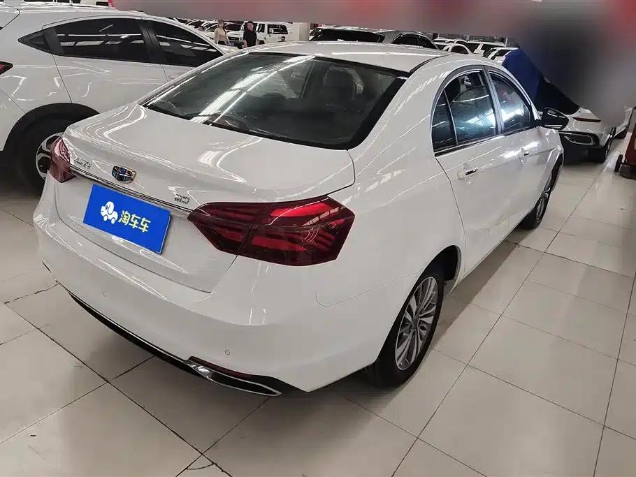 Geely Emgrand 2018 1.5L Manual Upward Connected Edition — миниатюра 3