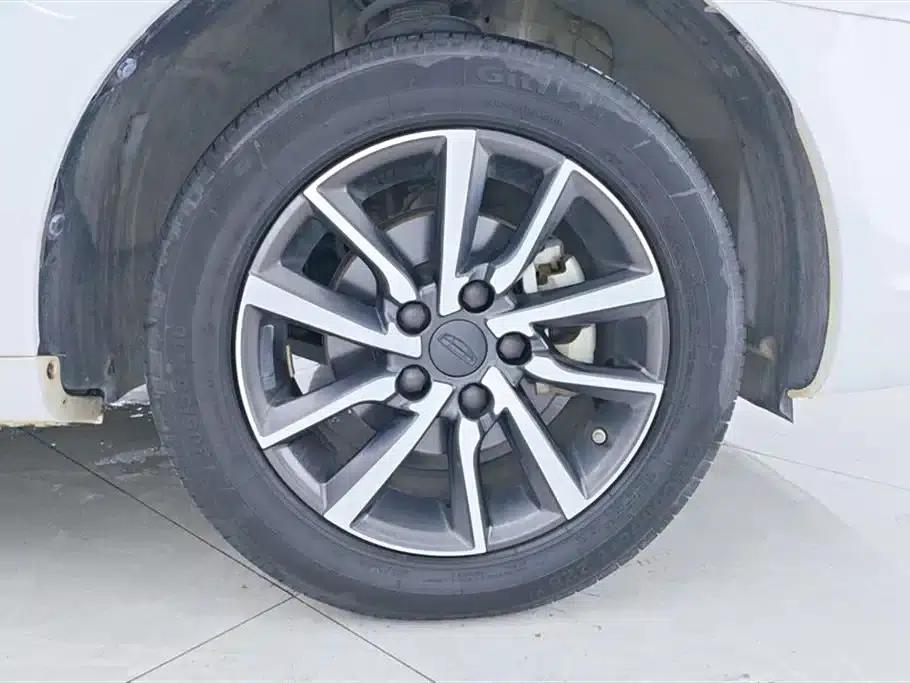 Geely Emgrand 2020 1.5L Manual Upgrade Edition — миниатюра 6