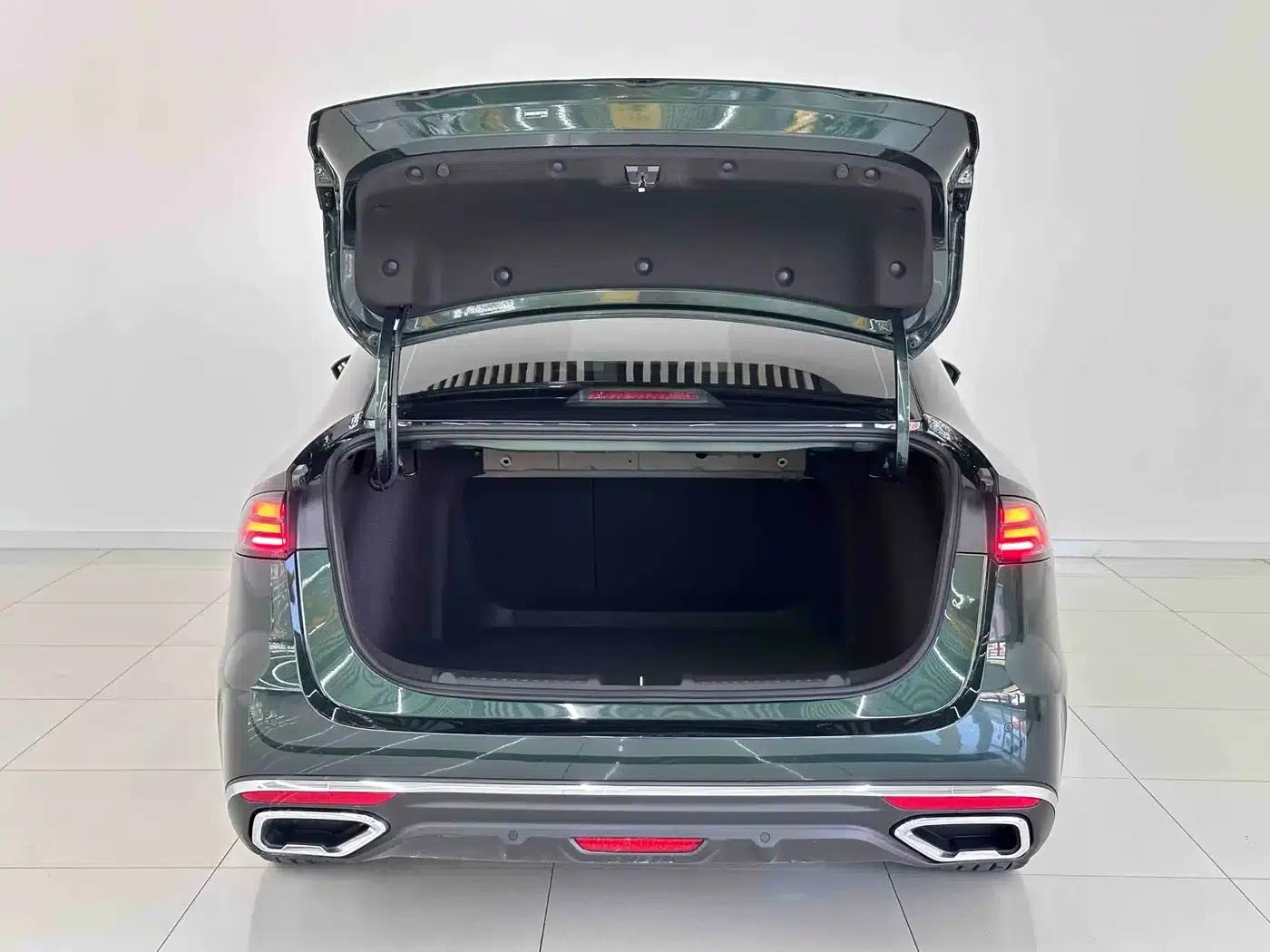 Geely Emgrand 2026 5th Generation 1.5T DCT Flagship Edition — миниатюра 5