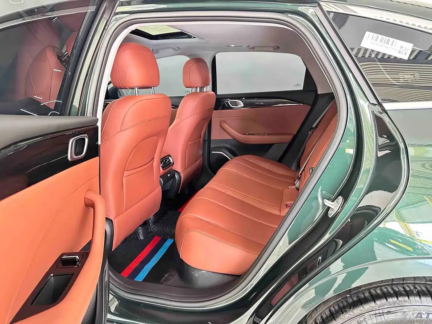 Geely Emgrand 2026 5th Generation 1.5T DCT Flagship Edition — миниатюра 8