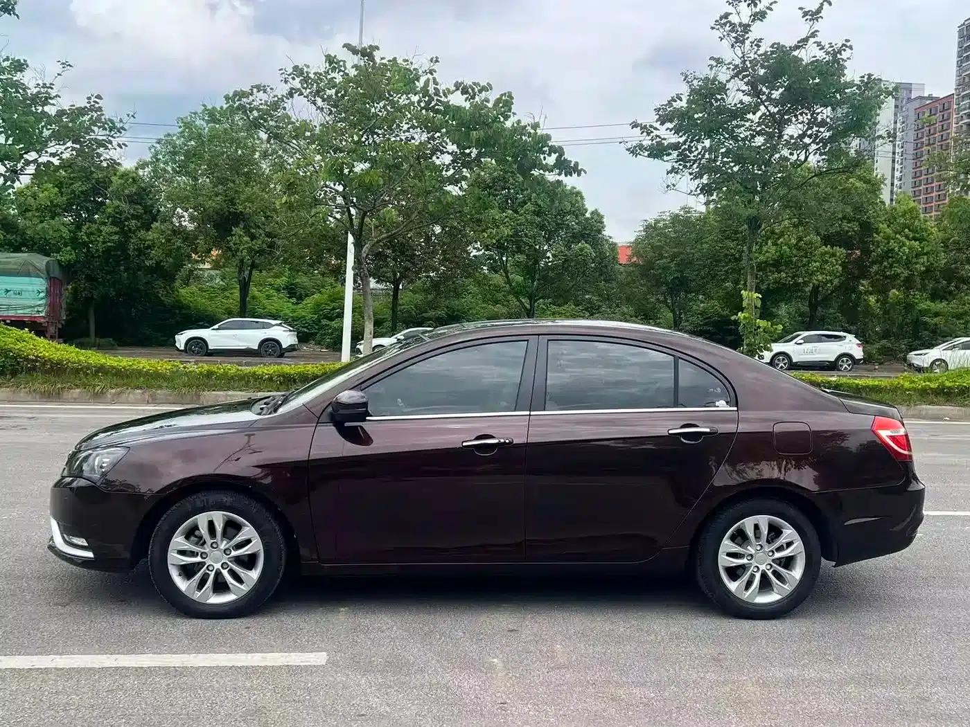 Geely Emgrand 2014 Sedan 1.5L CVT Elite — миниатюра 4